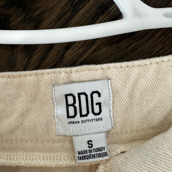 BDG (Urban Outfitters) cream button up cargo skirt. NWT, accepting offers - Picture 3 of 4